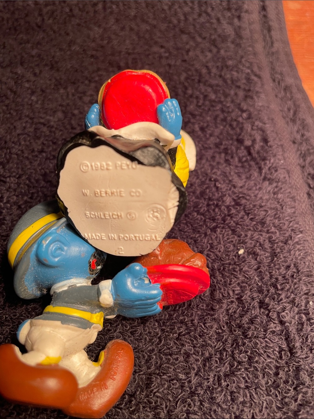 Vintage Smurfette & Smurf Figure Toy Set - Blue Characters Thanksgiving Theme - Picture 8 of 8